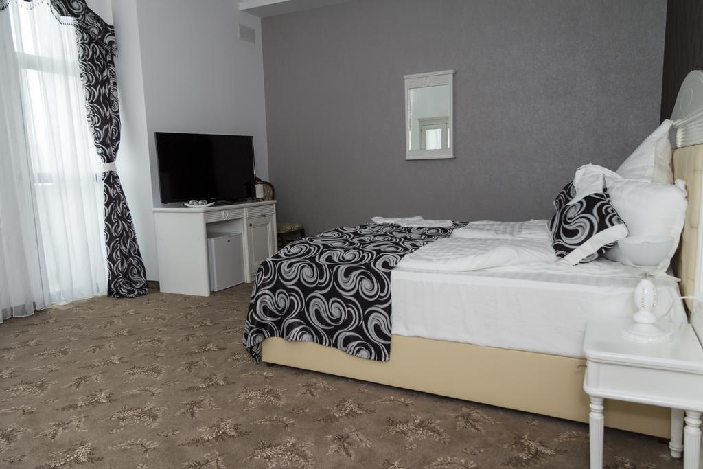 Pik Elegance Hotel Ploieşti Værelse billede