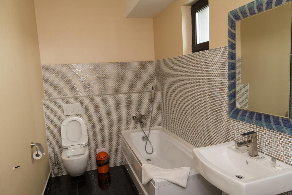 Pik Elegance Hotel Ploieşti Værelse billede
