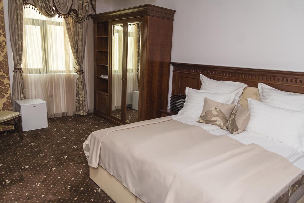 Pik Elegance Hotel Ploieşti Værelse billede