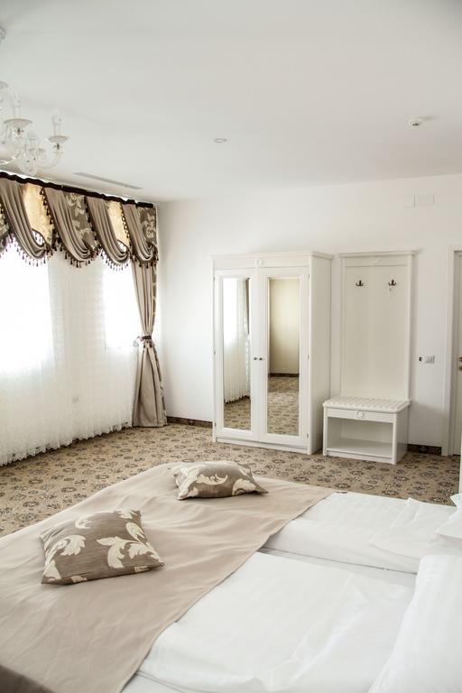 Pik Elegance Hotel Ploieşti Værelse billede