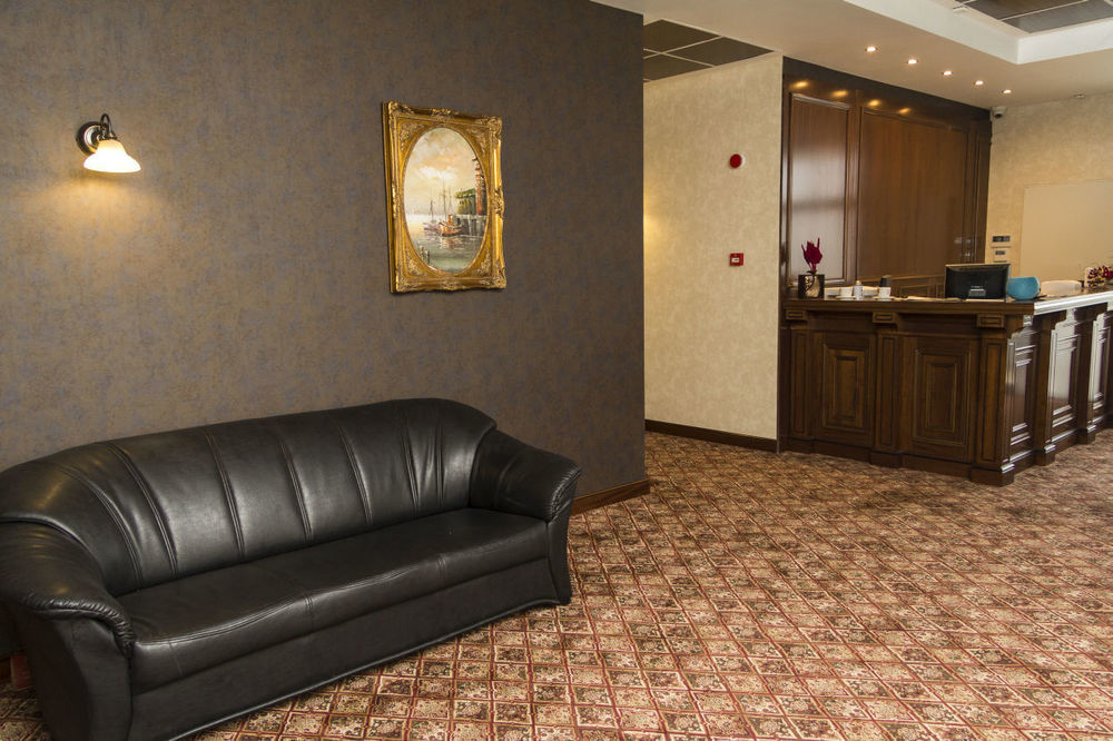 Pik Elegance Hotel Ploieşti Eksteriør billede