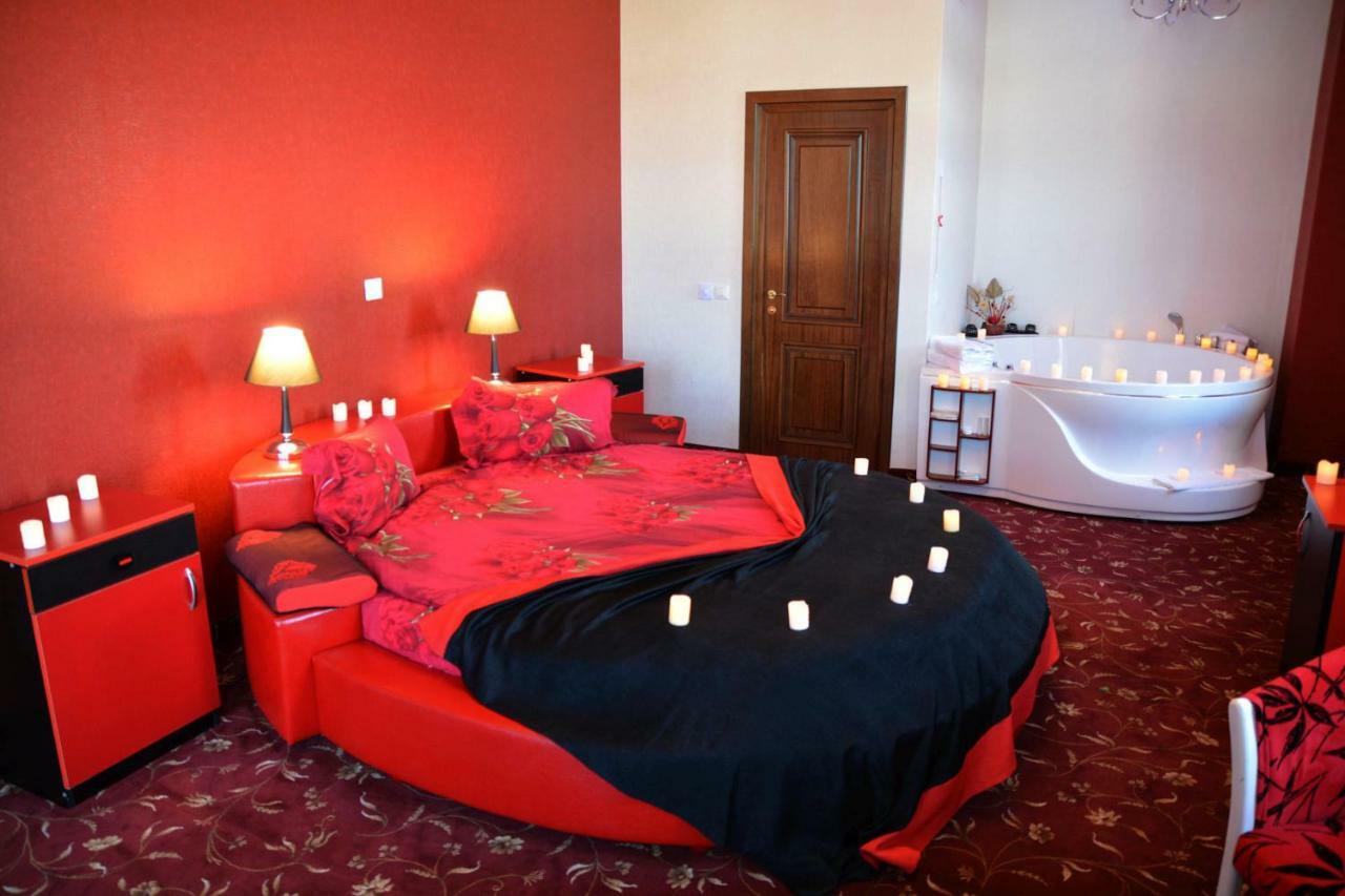 Pik Elegance Hotel Ploieşti Eksteriør billede