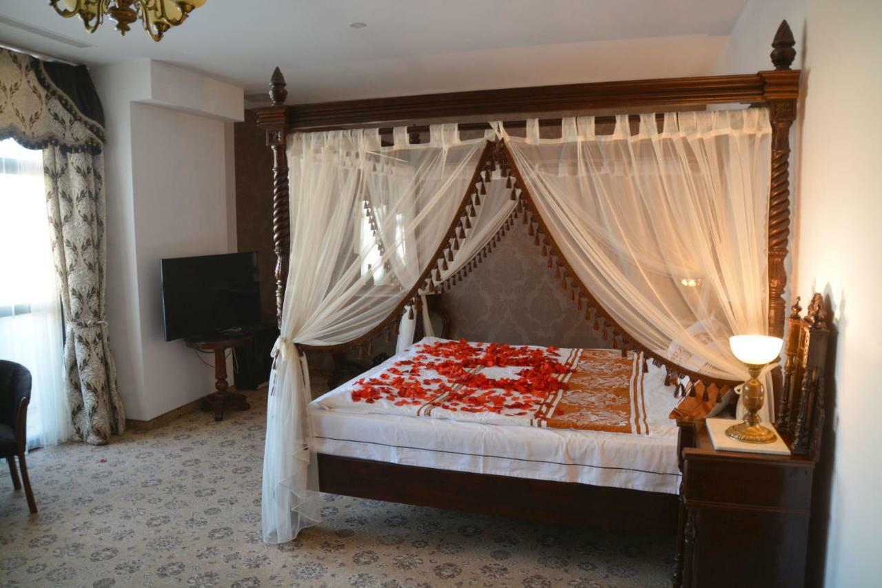 Pik Elegance Hotel Ploieşti Eksteriør billede