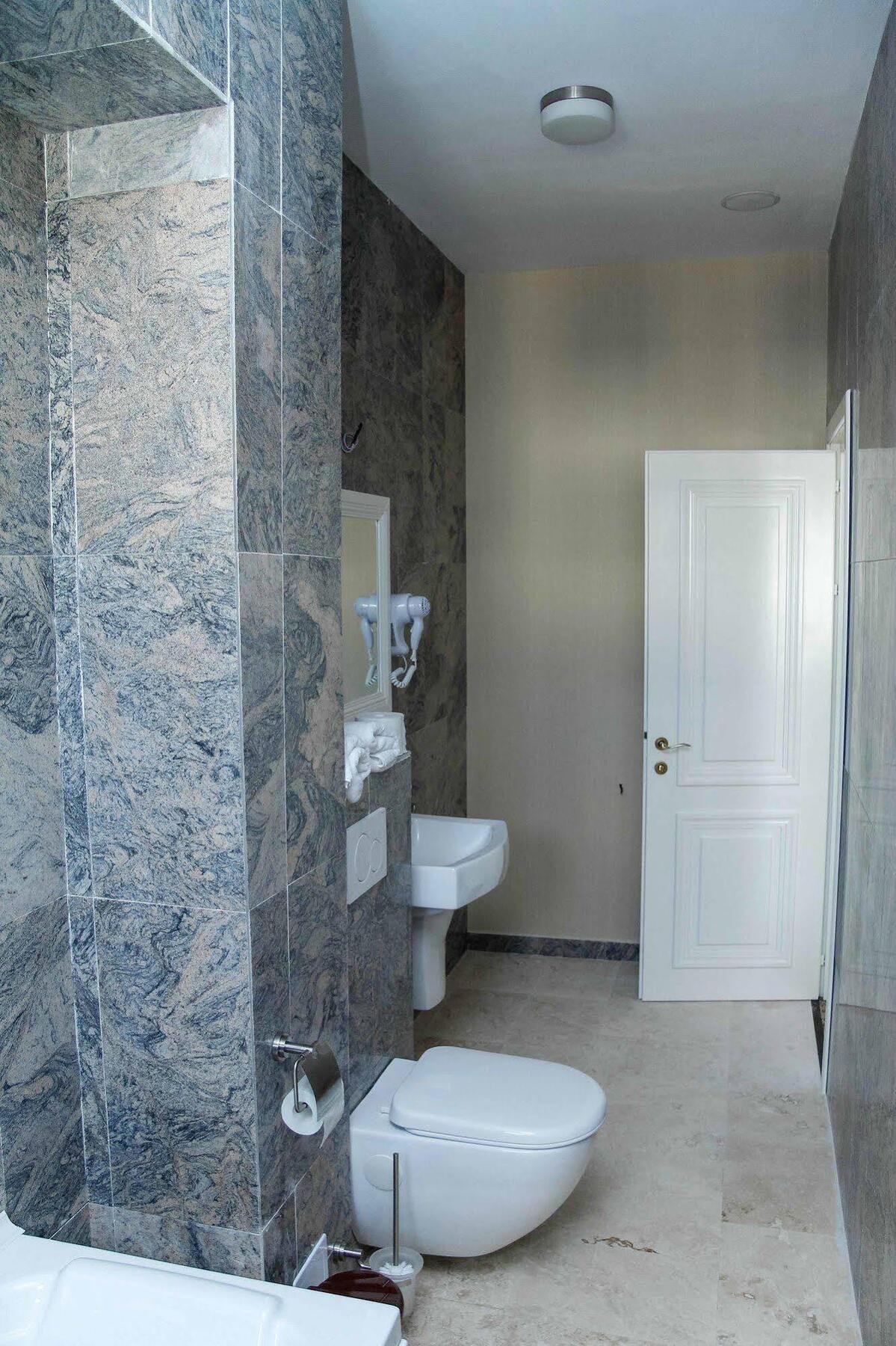 Pik Elegance Hotel Ploieşti Eksteriør billede