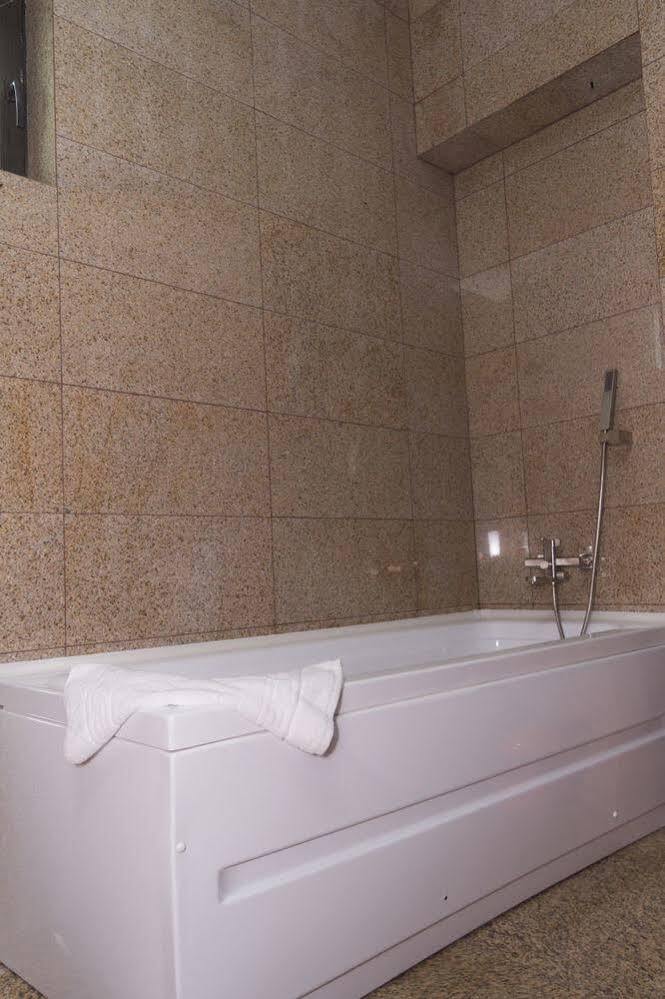 Pik Elegance Hotel Ploieşti Eksteriør billede