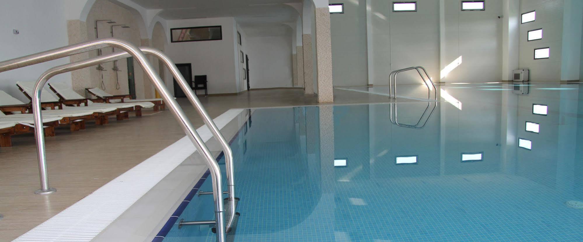 Pik Elegance Hotel Ploieşti Eksteriør billede