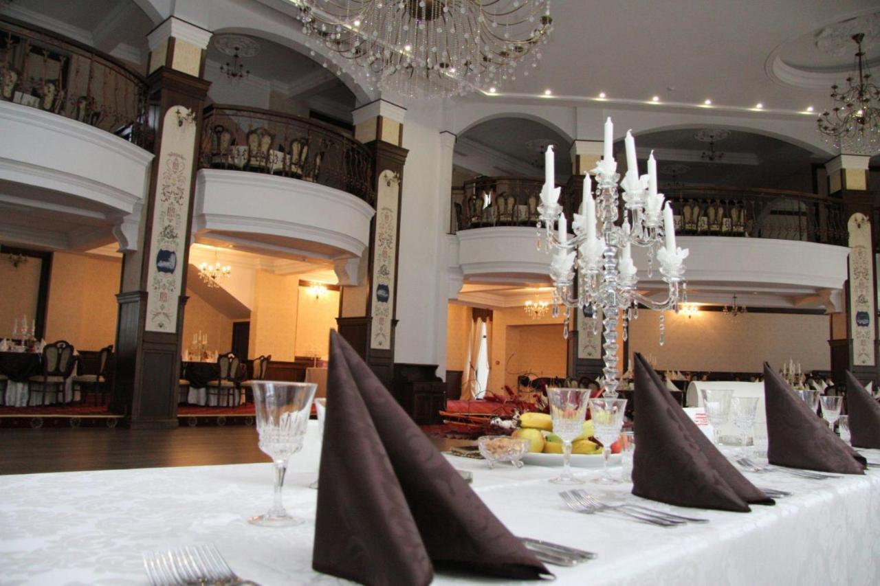 Pik Elegance Hotel Ploieşti Eksteriør billede
