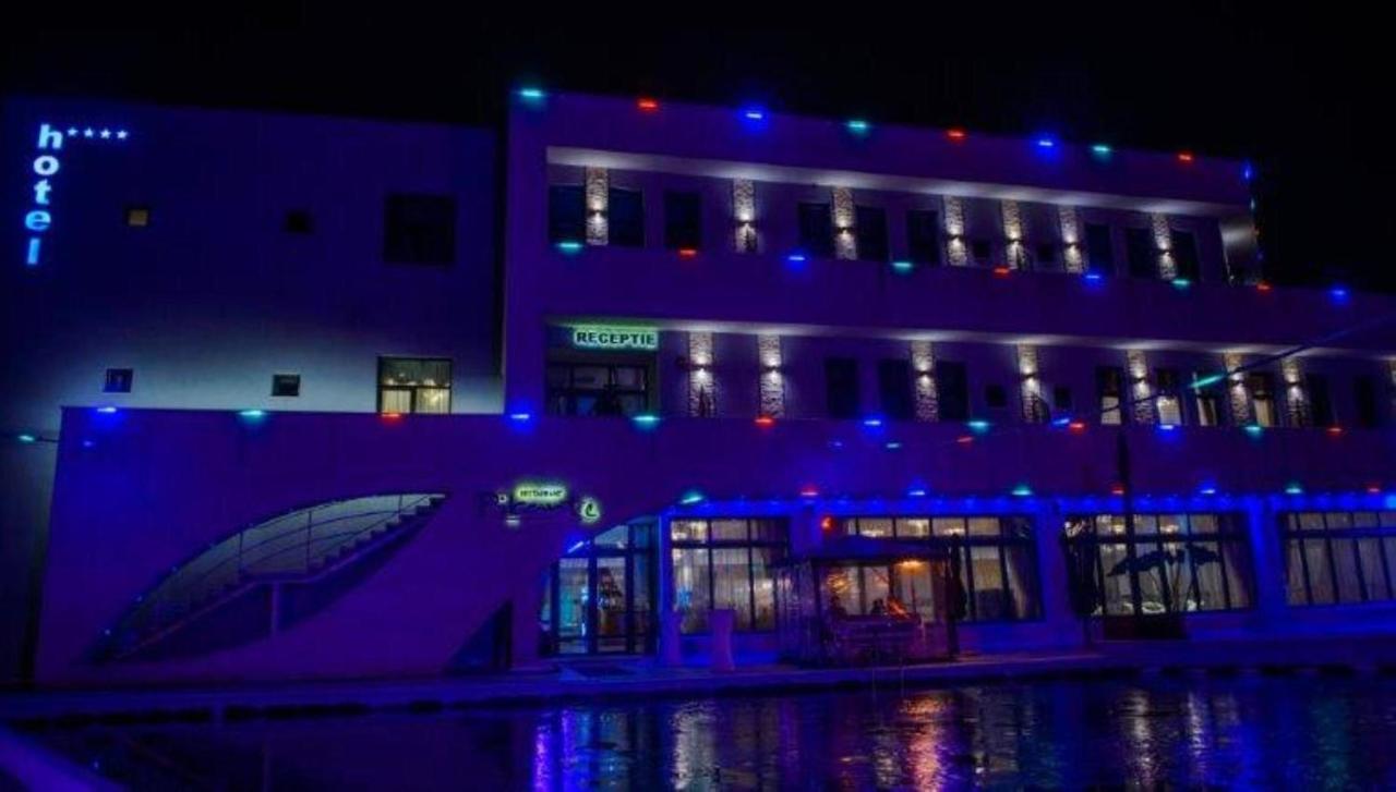Pik Elegance Hotel Ploieşti Eksteriør billede